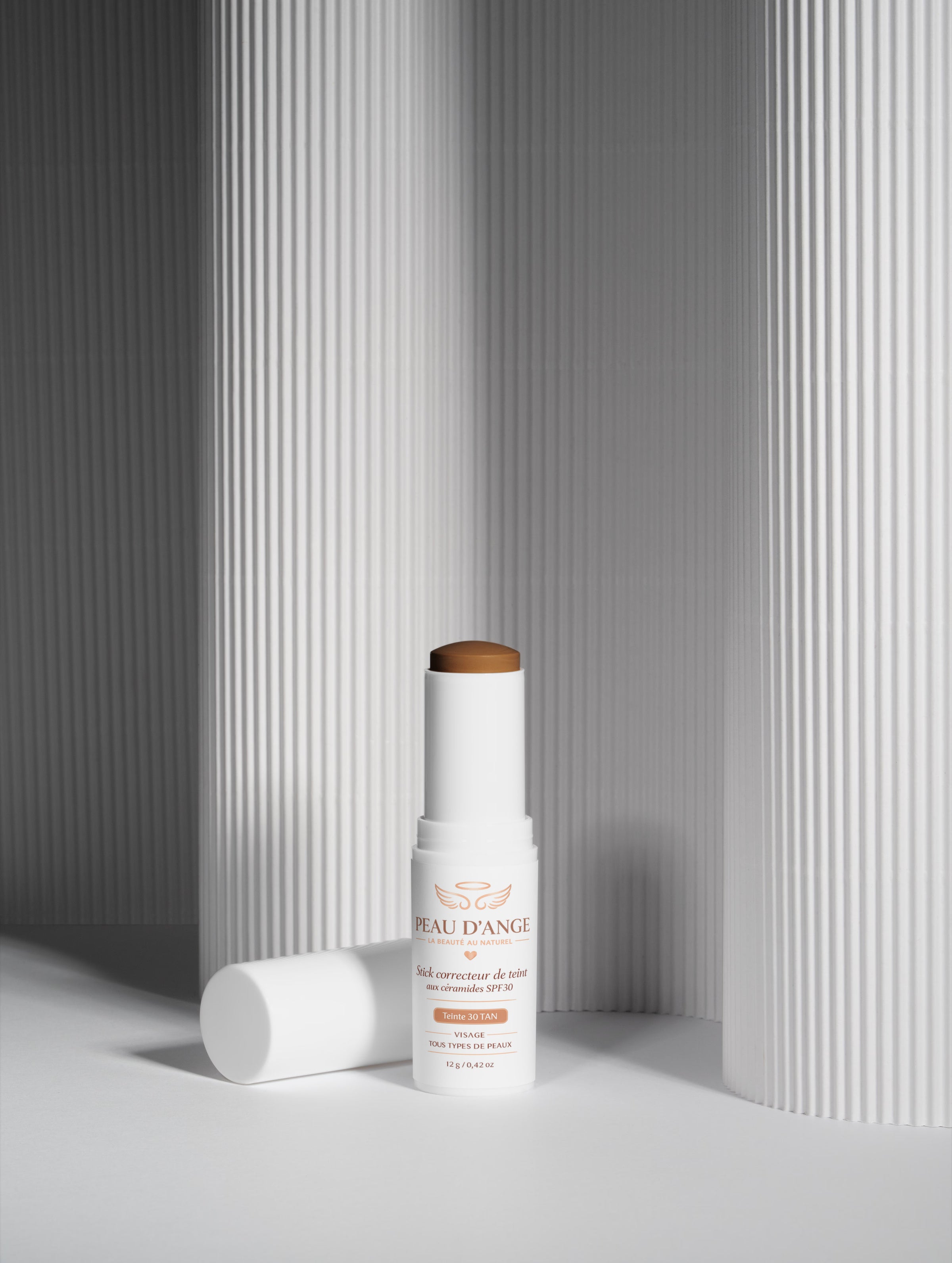 Stick correcteur de teint aux céramides SPF30 : 30 TAN Poids 12 g / 0,42 oz